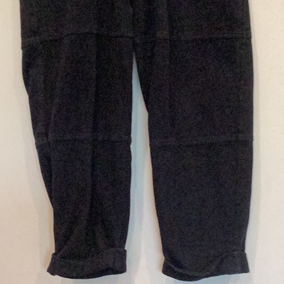 3 DOT Black drawstring textured Cotton cropped cuffed pant. - Picture 3 of 6